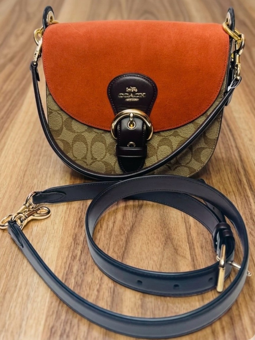 NWOT Coach Signature suede Cleo 23 Crossbody & Shoulder bag-Never used